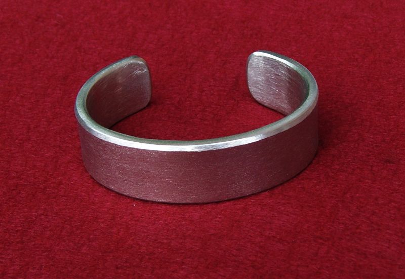 C-Typ bracelet / semi permanent?