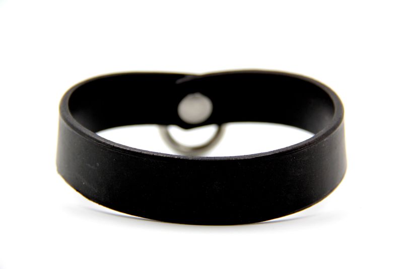 Halsband in Kragenform