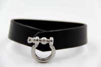 Halsband in Kragenform